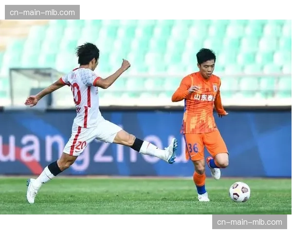 上海海港与山东泰山确定最后热身赛对手,全力备战新赛季开局 上海海港与山东泰山确定最后热身赛对手,全力备战新赛季开局