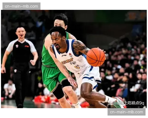 两种篮球风格正面碰撞，青年军天赋与老牌强队韧性较量